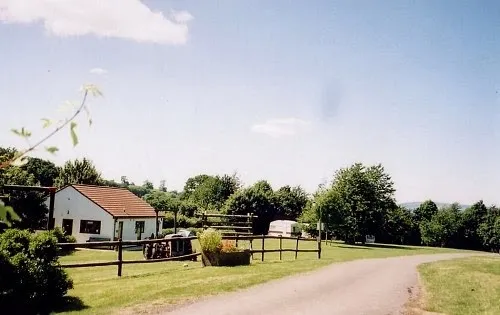 ashe-farm-caravan-and-campsite-taunton-b5fwl