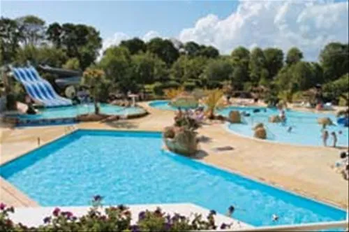 camping-les-deux-fontaines-raguens-en-nvez-7ygjl