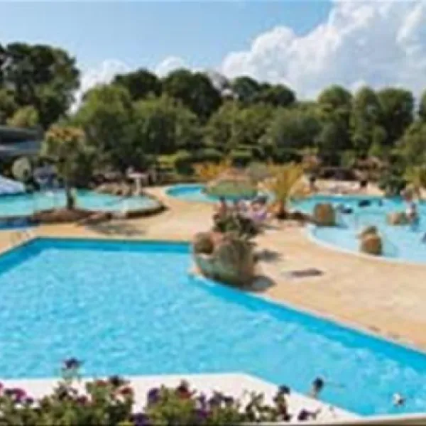 camping-les-deux-fontaines-raguens-en-nvez-7ygjl