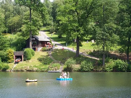 knaus-campingpark-hennesee-meschede-2e0jr