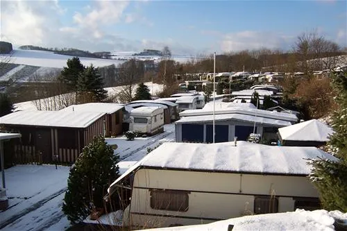 knaus-campingpark-hennesee-meschede-j9ymy