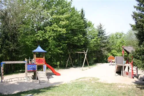 knaus-campingpark-hennesee-meschede-qm5qz
