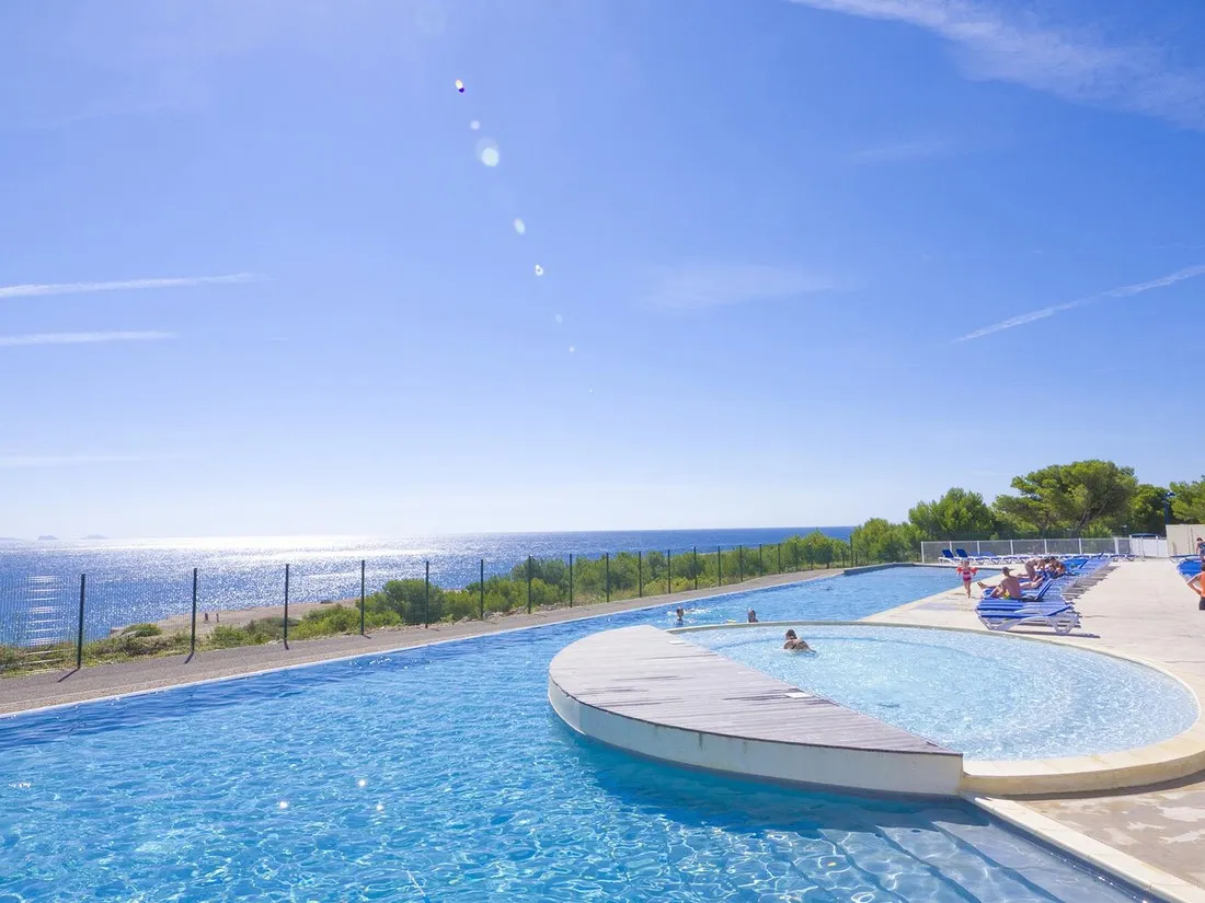 larquet-cote-bleue-martigues-yuuwy