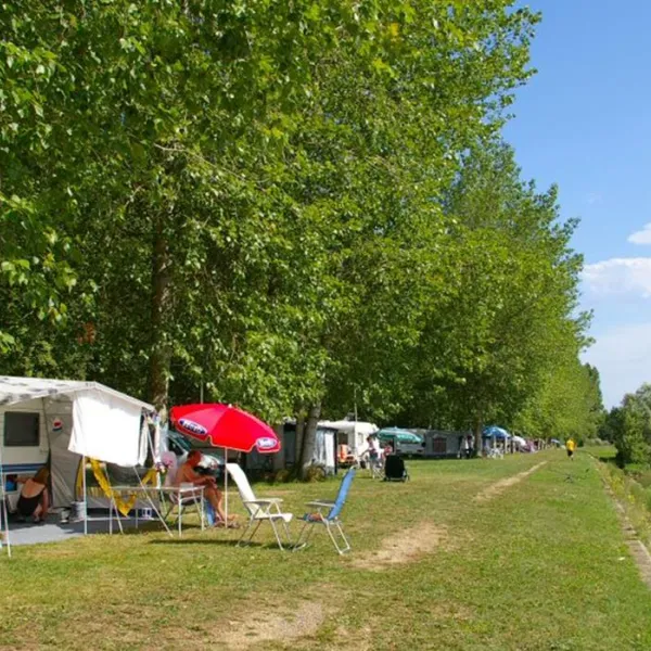 camping-national-6-uchizy-4plmq