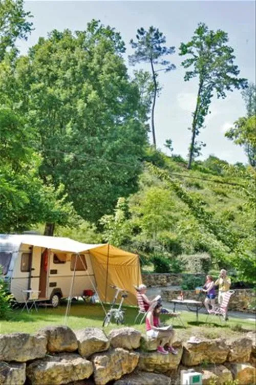 camping-les-acacias-sarlat-sarlat-oorn7
