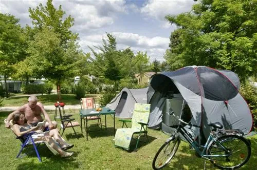 camping-les-acacias-sarlat-sarlat-vfswg