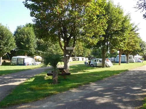 camping-des-iles-st-julien-du-sault-2jwmx
