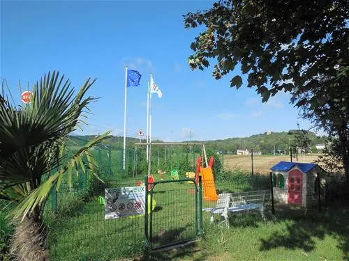 camping-des-iles-st-julien-du-sault-8jl6u