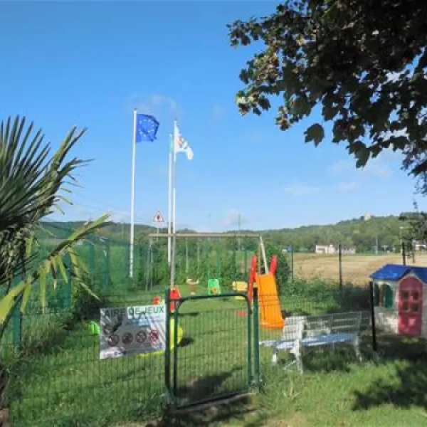 camping-des-iles-st-julien-du-sault-8jl6u