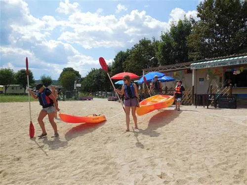 camping-des-iles-st-julien-du-sault-tc3cp