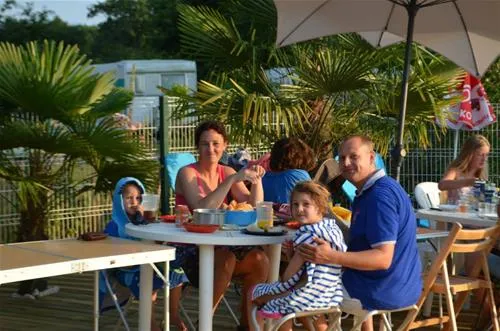 camping-la-venise-du-bocage-nesmy-wrjl9