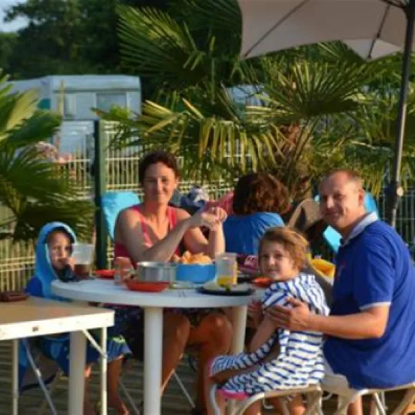 camping-la-venise-du-bocage-nesmy-wrjl9