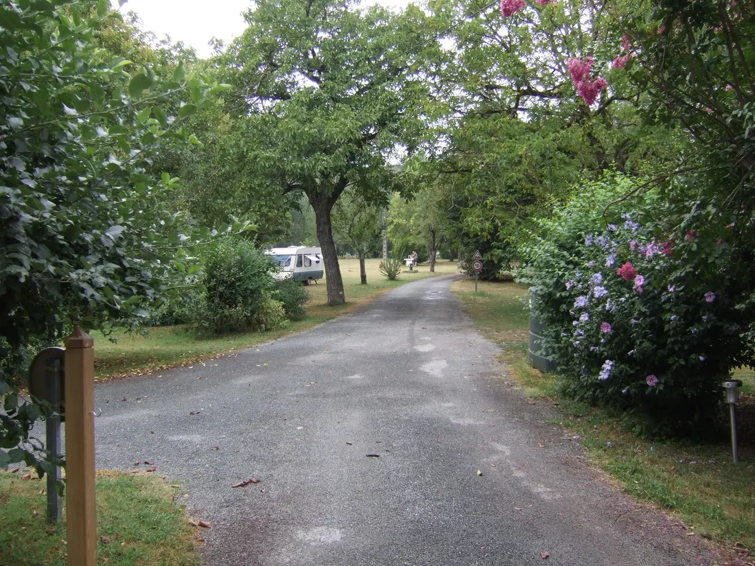 camping-les-magnanas-vzac-hrsig