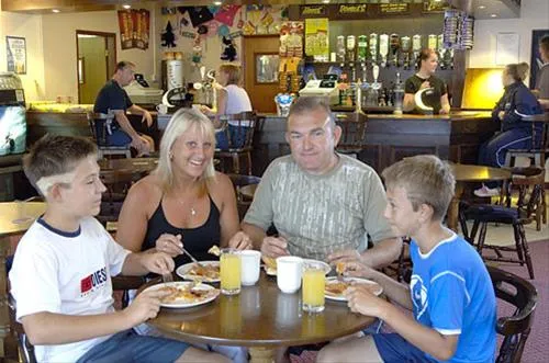sunnydale-holiday-park-louth-14mpv
