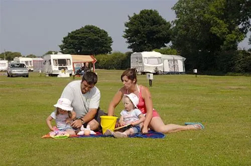 sunnydale-holiday-park-louth-claxj