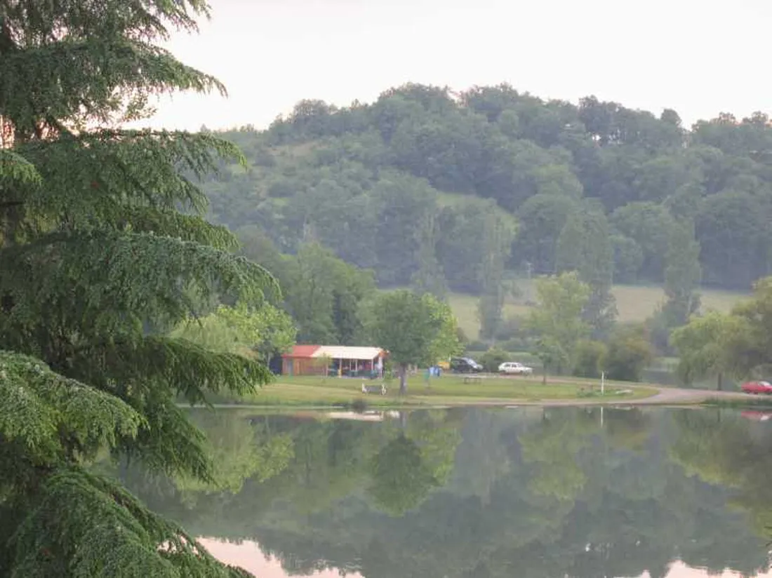 camping-le-lac-de-parisot-parisot-aawvb
