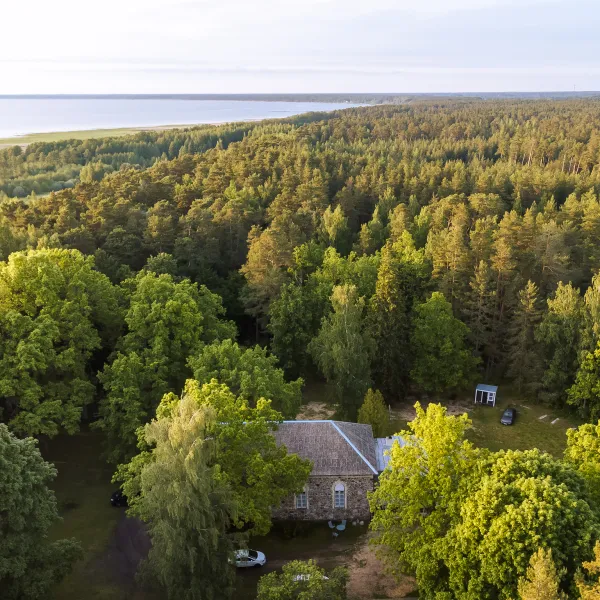 Matkarajad rannamännikutes