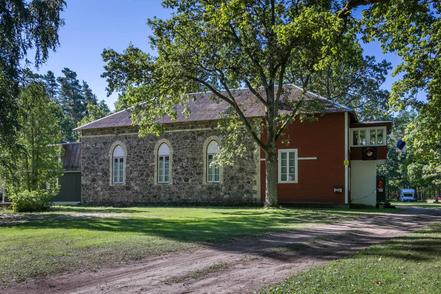 uki-holiday-village-uulu-kirik-kultuuri-ja-puhkekula-uulu-kula-nyua3
