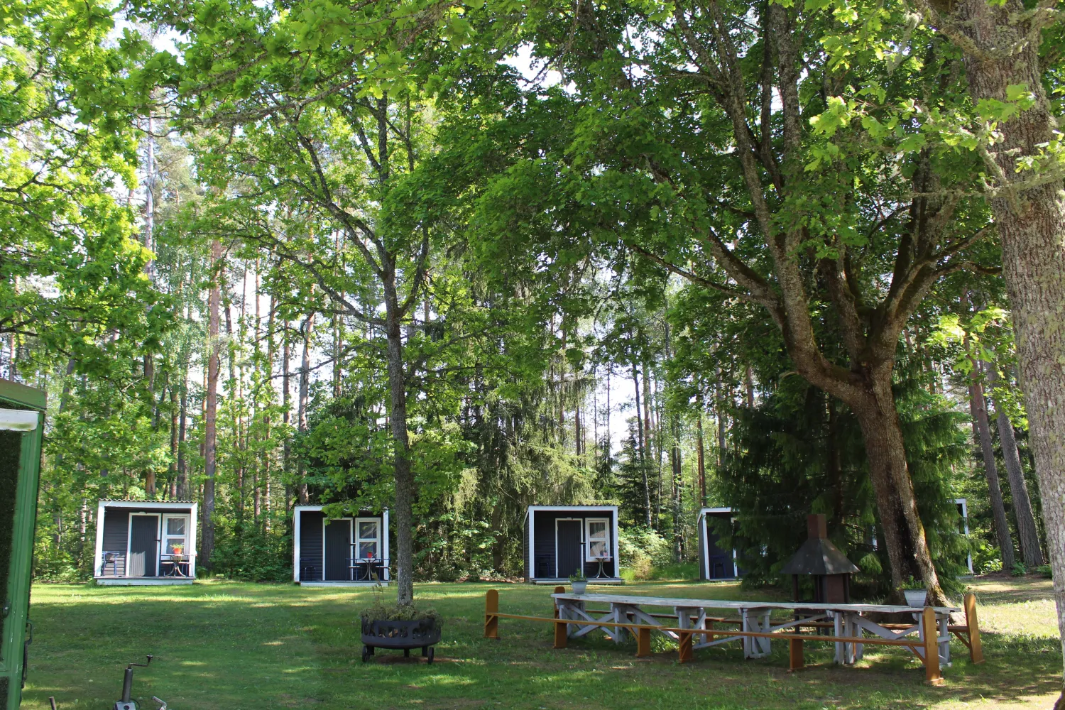 barbeque_camping_cabins