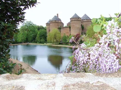camping-la-cloue-lassay-les-chateaux-ibpek