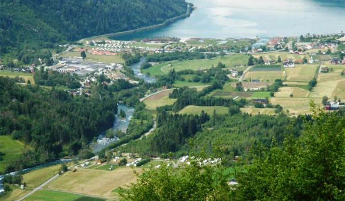 tjugen-camping-loen-oihou