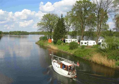 camping-lanzer-see-basedow-bei-lauenburg-ajgbb