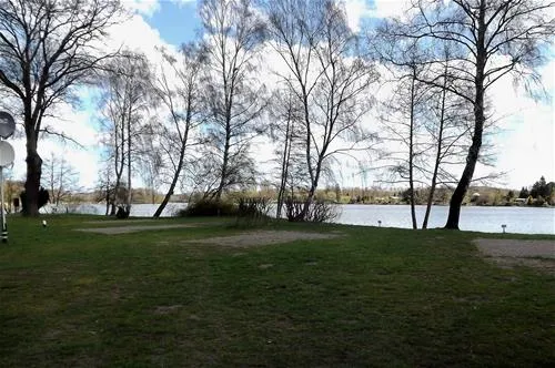 camping-lanzer-see-basedow-bei-lauenburg-vx85u