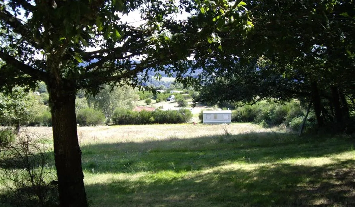 camping-naturiste-domaine-des-monts-de-bussy-eymoutiers-977ia