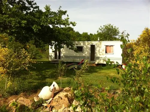 camping-naturiste-domaine-des-monts-de-bussy-eymoutiers-gffl5