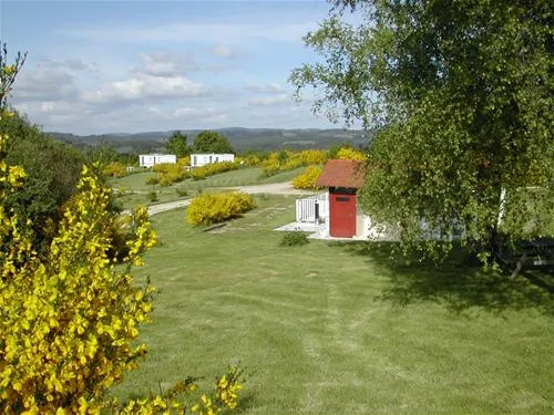 camping-naturiste-domaine-des-monts-de-bussy-eymoutiers-r8cj4