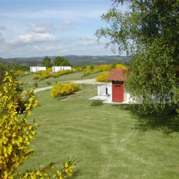 camping-naturiste-domaine-des-monts-de-bussy-eymoutiers-r8cj4