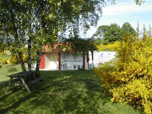 camping-naturiste-domaine-des-monts-de-bussy-eymoutiers-ry31s