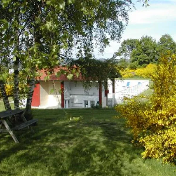 camping-naturiste-domaine-des-monts-de-bussy-eymoutiers-ry31s