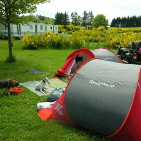 camping-naturiste-domaine-des-monts-de-bussy-eymoutiers-sdavy