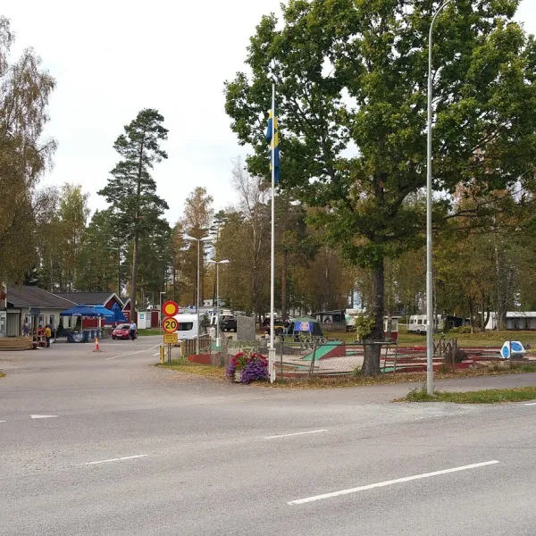 grne-backe-camping-stugor-ed-rlznw