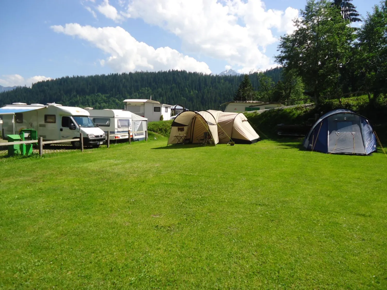 campau-chur-chur-ot7kf