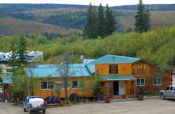 chicken-gold-camp-outpost-chicken-ryddw