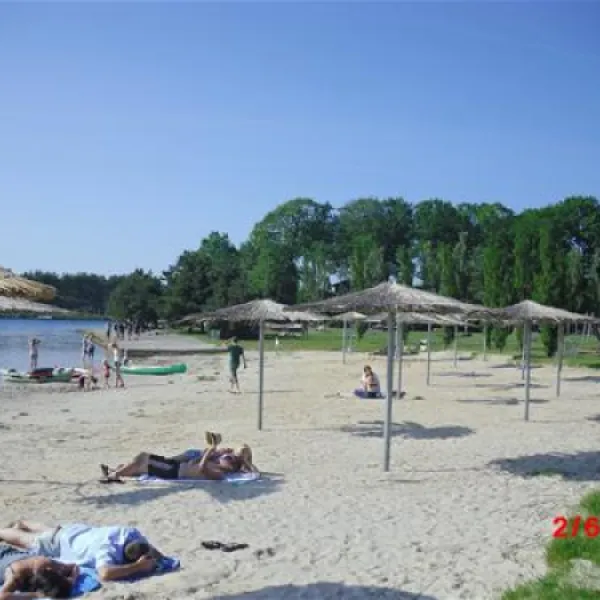 ferienpark-am-bernsteinsee-conneforde-bei-wiefelstede-iuuhf