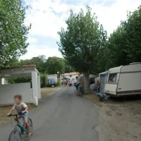 Camping Le Bois Henri Iv