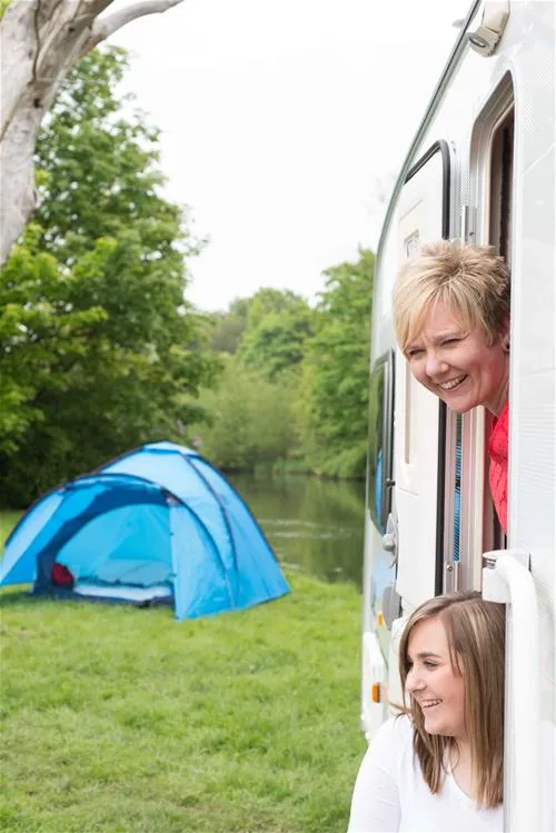 lee-valley-caravan-park-hoddesdon-mdwxu