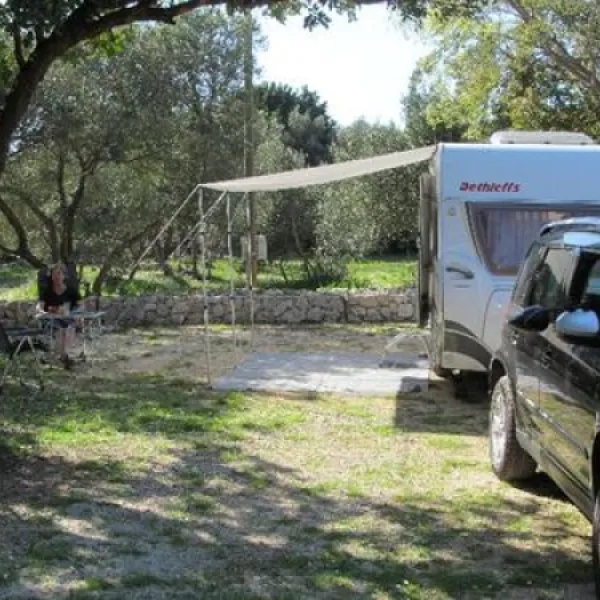 camping-pod-maslinom-oraac-hhk6k