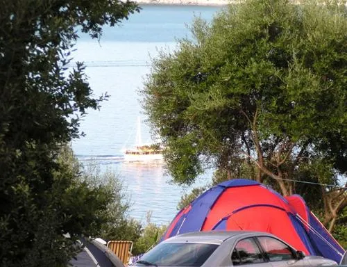 camping-pod-maslinom-oraac-taucl