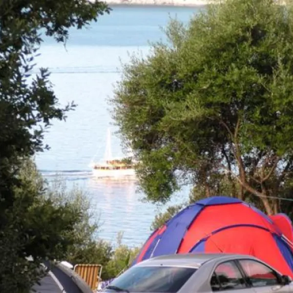 camping-pod-maslinom-oraac-taucl