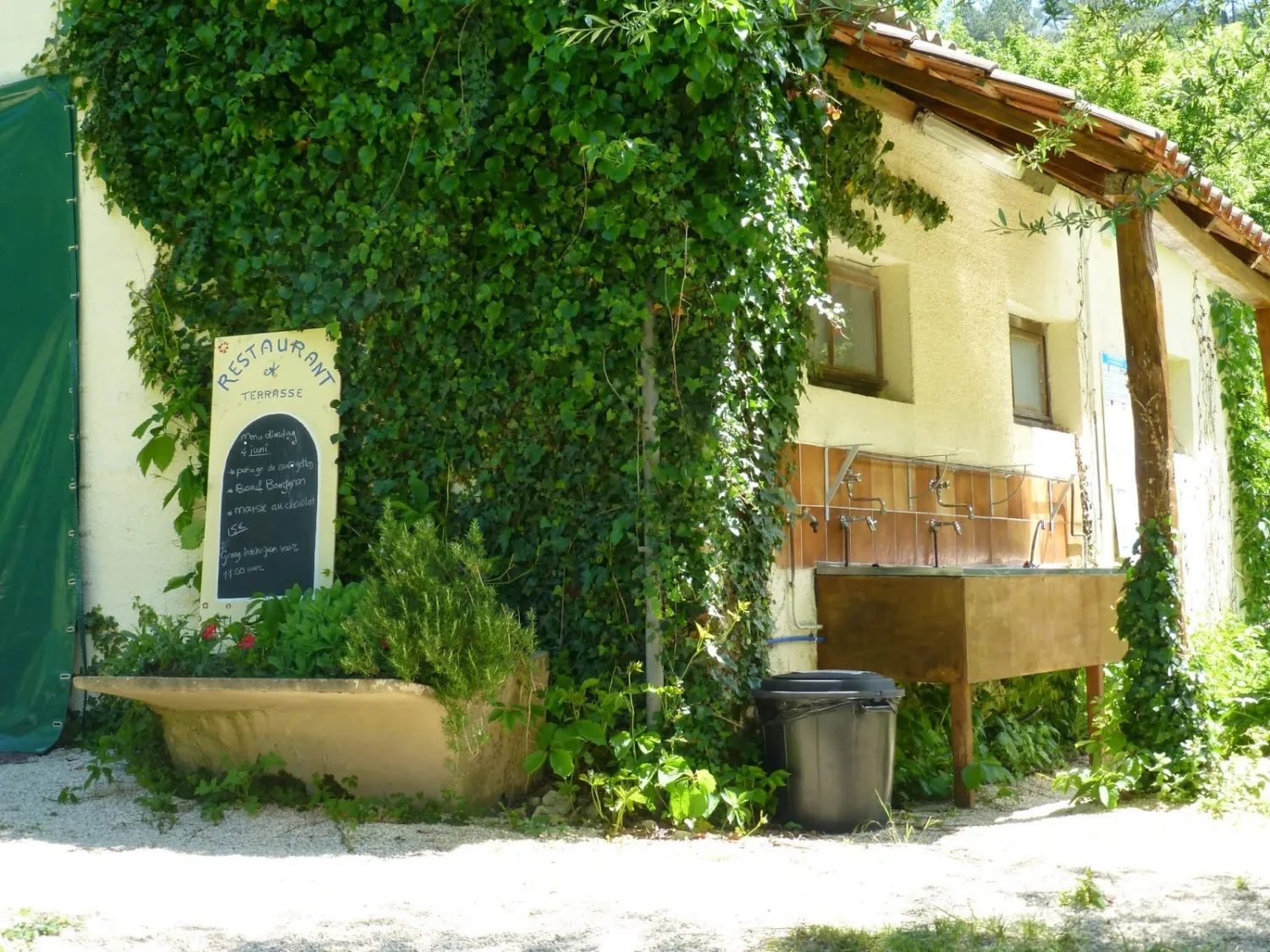 camping-val-en-theze-montcabrier-ofzo5