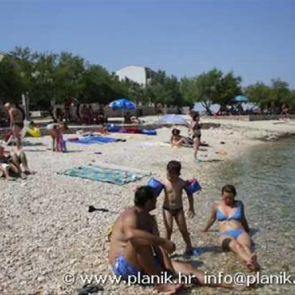 camping-planik-razanac-adq9j