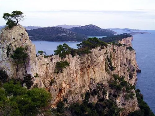 kamp-dugi-otok-dugi-otok-nyxol