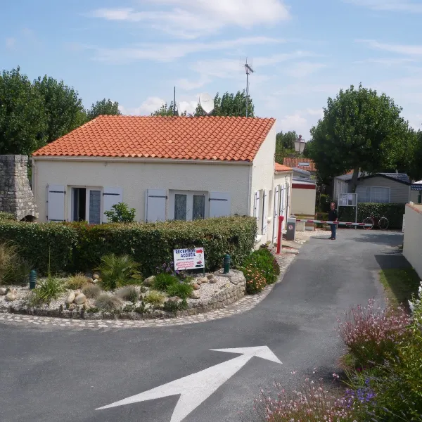camping-le-maine-le-grand-village-plage-q8jzn