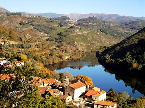 camping-site-lima-escape-entreambososrios-ponte-da-barca-gpe9p