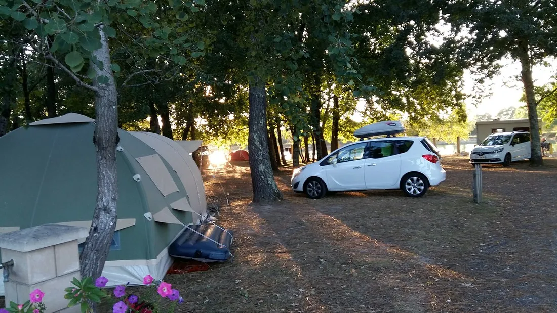 camping-le-chne-du-lac-gironde-hikwo