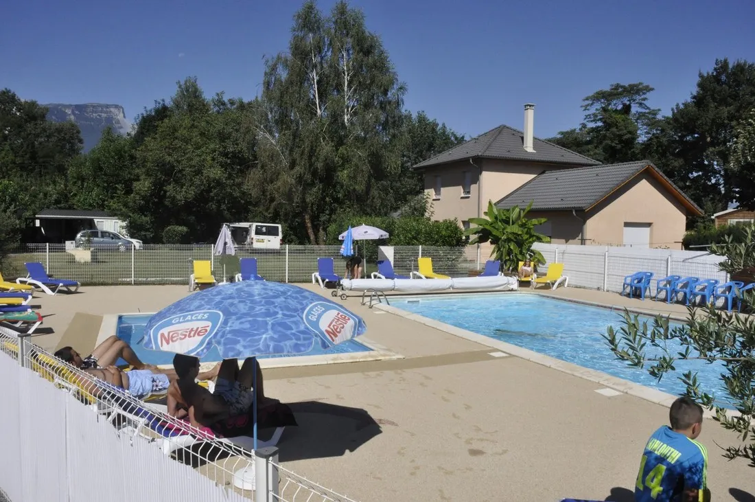 camping-lescale-savoie-51y61